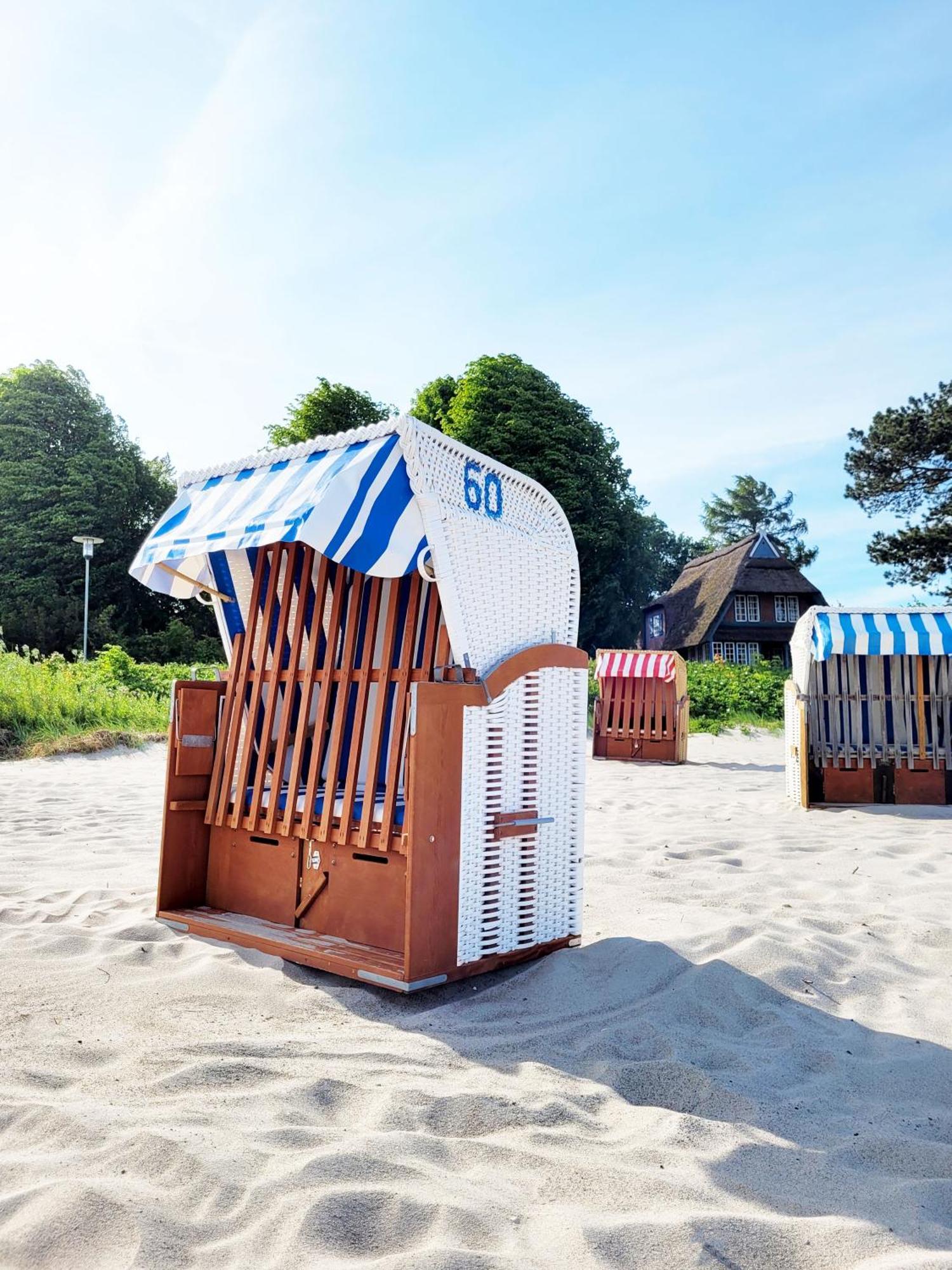 Strandnahe & Hochwertige Ferienunterkunft, Mit Gartenzugang, Parkplatz Und Fahrradunterstellplatz Scharbeutz Exteriör bild