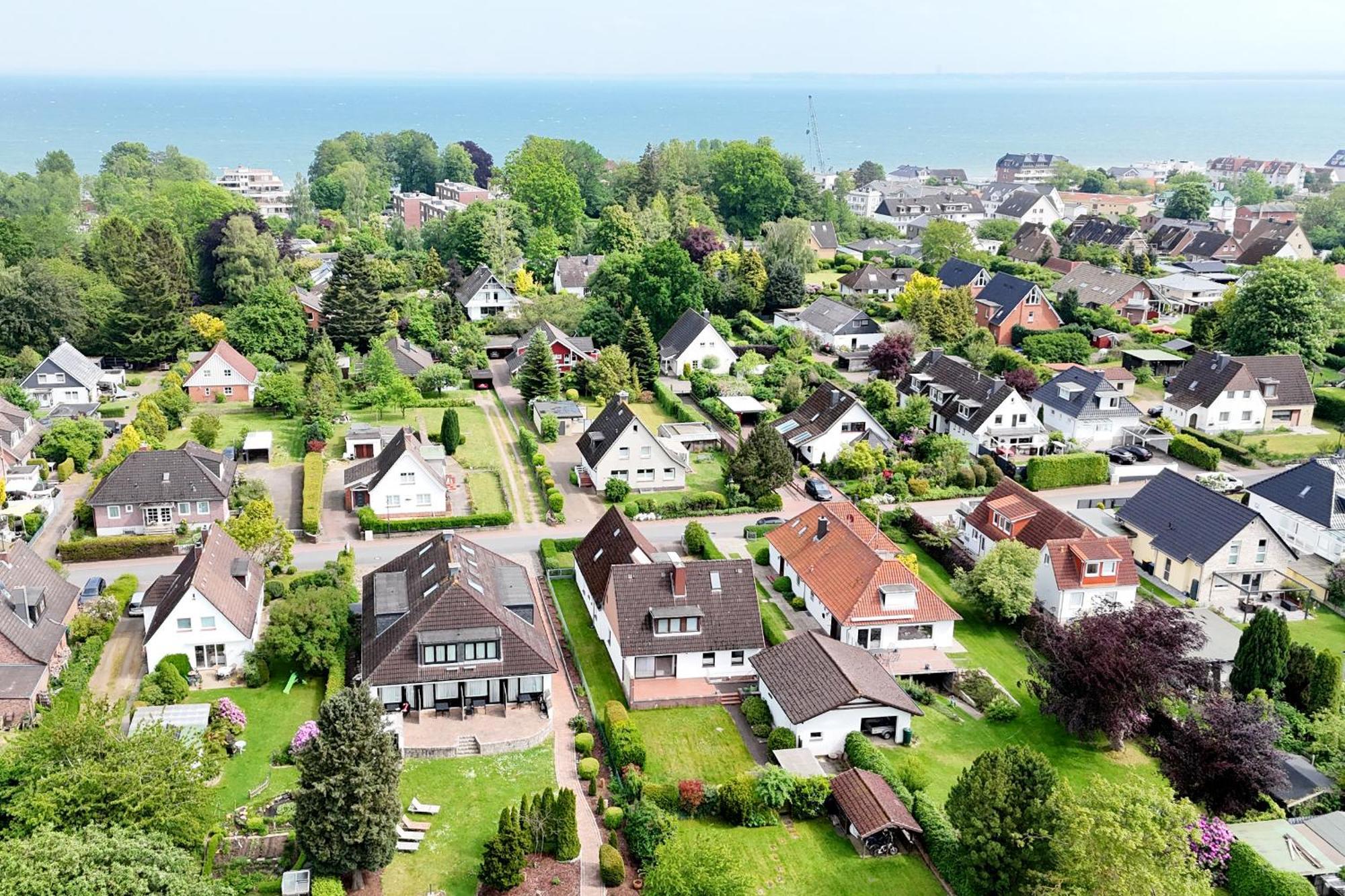 Strandnahe & Hochwertige Ferienunterkunft, Mit Gartenzugang, Parkplatz Und Fahrradunterstellplatz Scharbeutz Exteriör bild